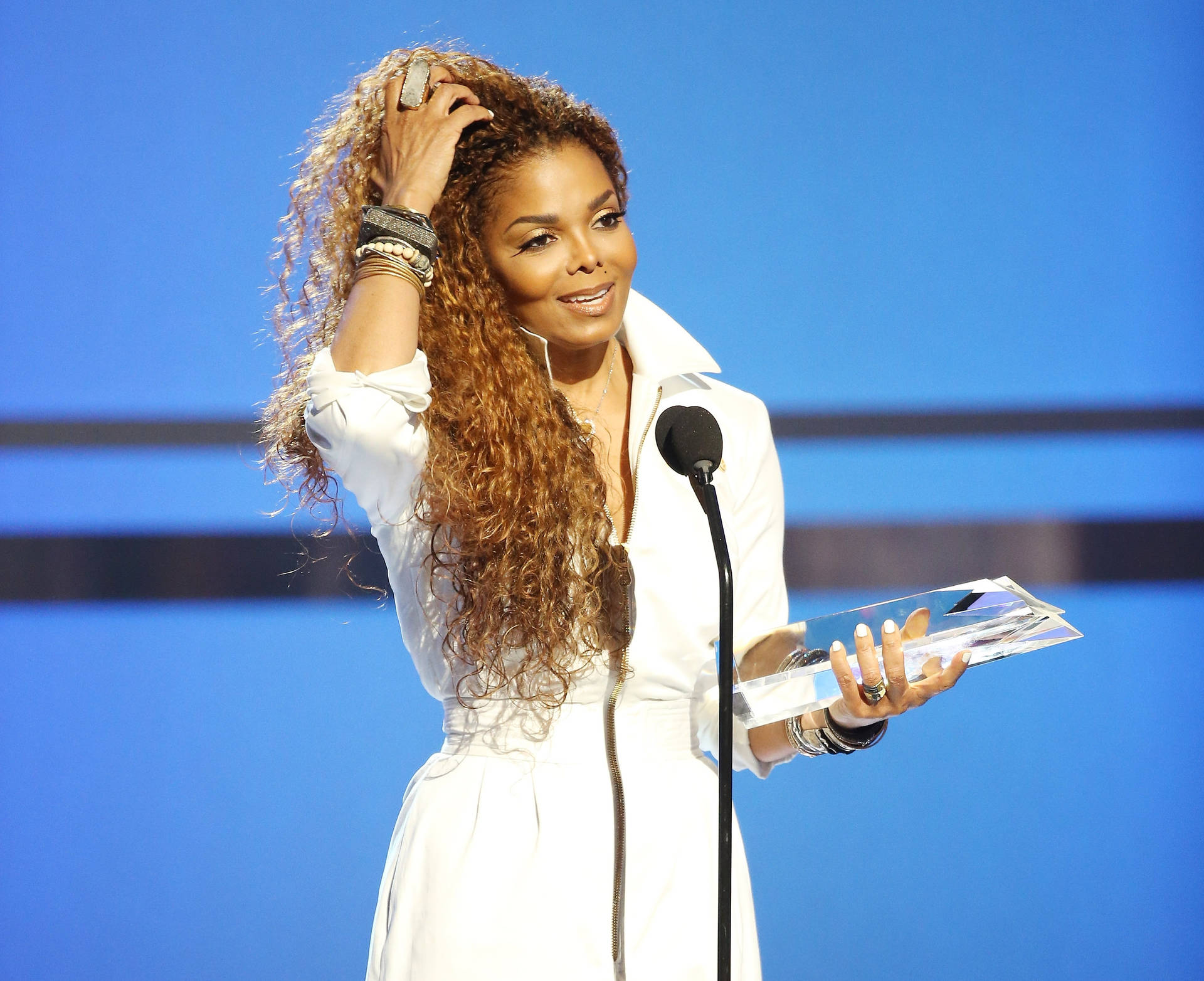 American Actress And Singer Janet Jackson In Bet Awards Wallpaper