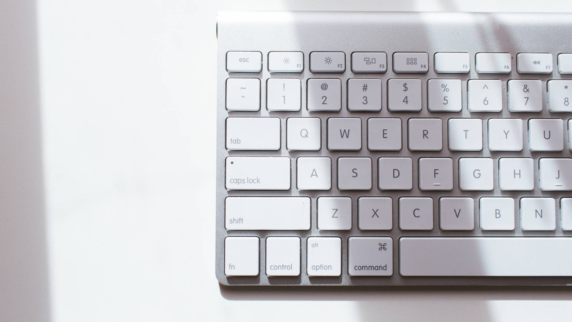 Sleek White Apple Mac Computer Keyboard Wallpaper
