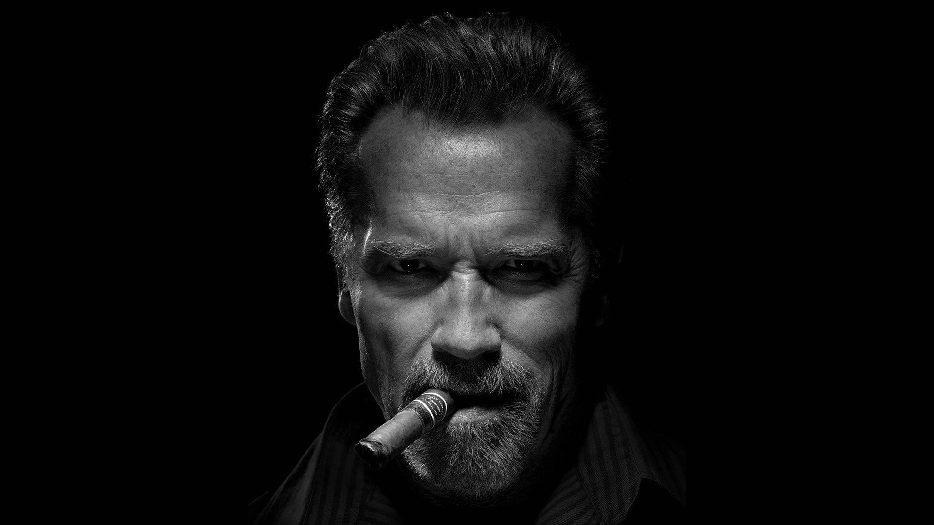 Arnold Schwarzenegger in a still from the 1984 classic "The Terminator"? Wallpaper