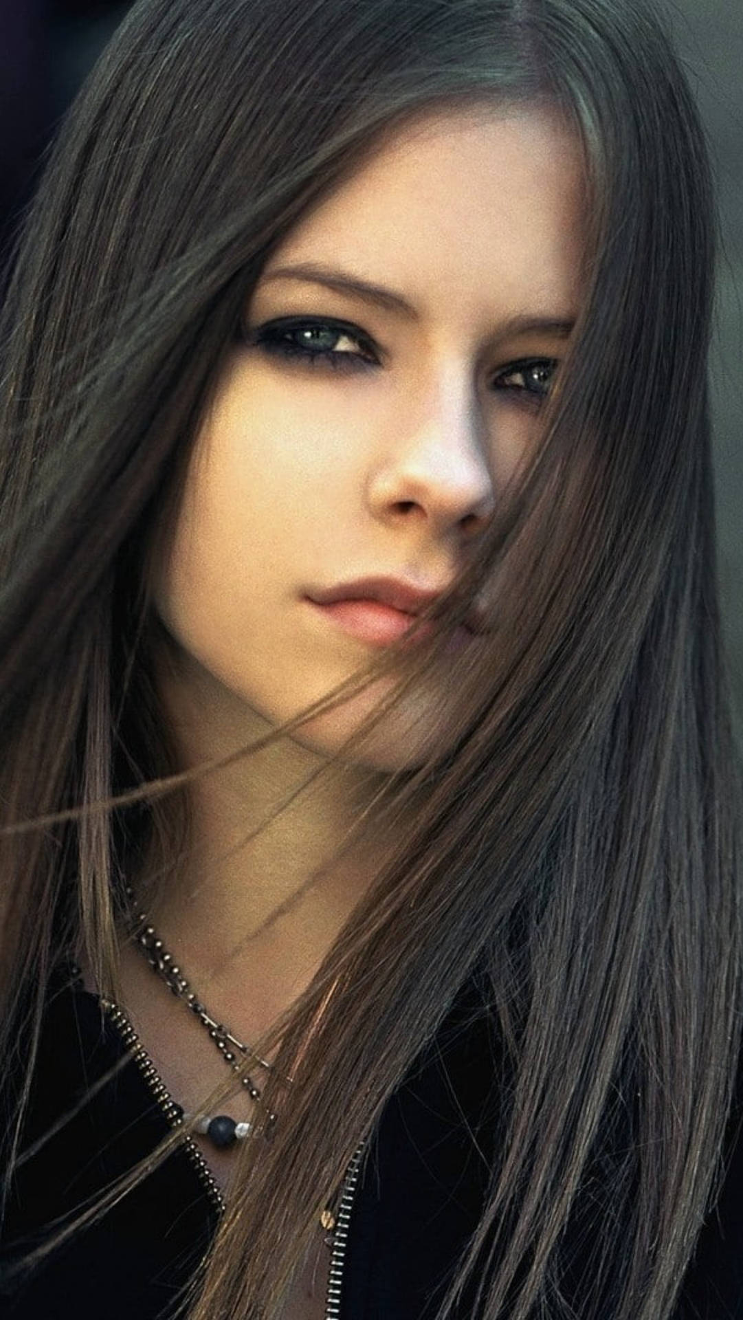 Black-Haired Avril Lavigne Wallpaper