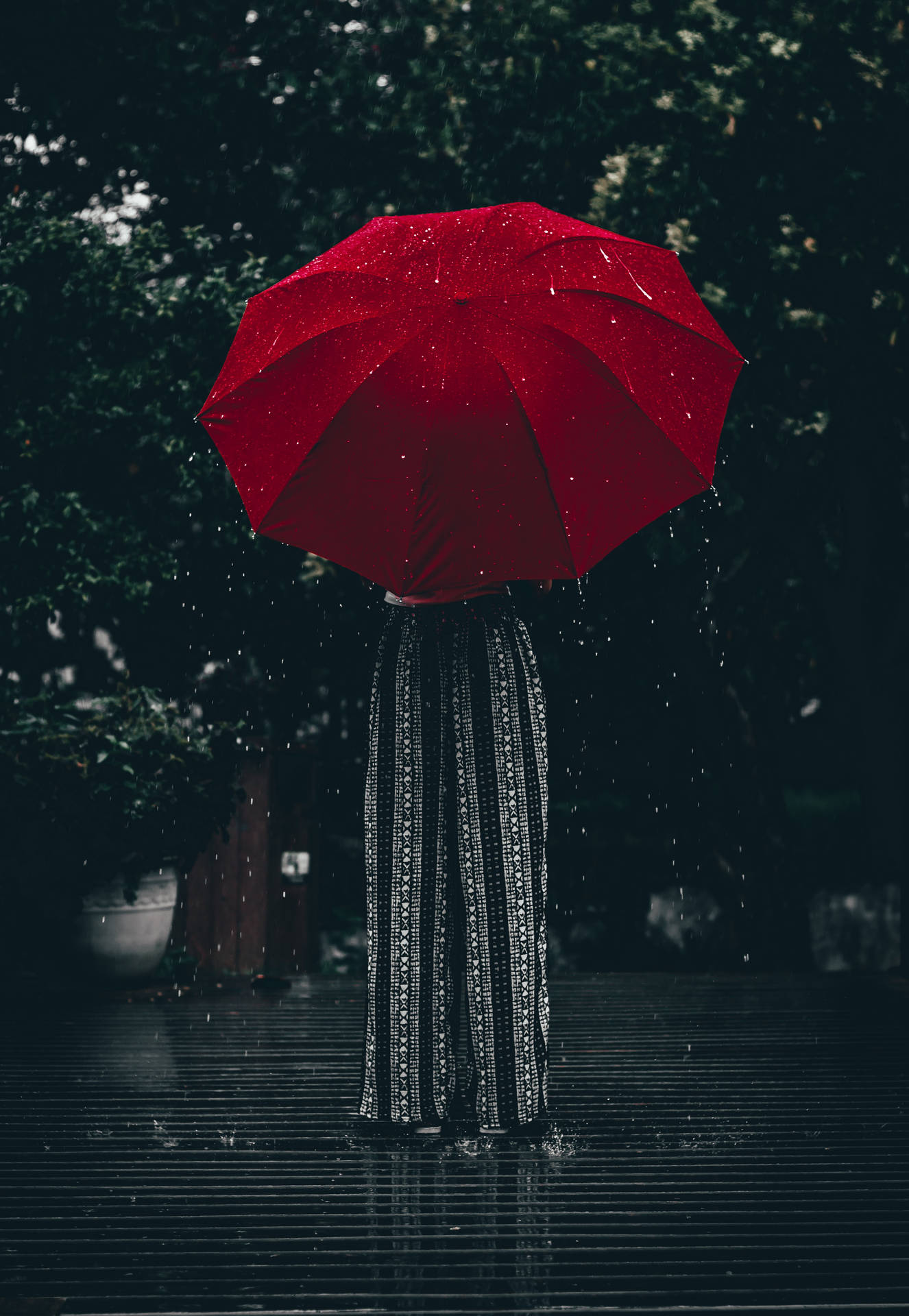 Black Red 4k Umbrella Girl Wallpaper