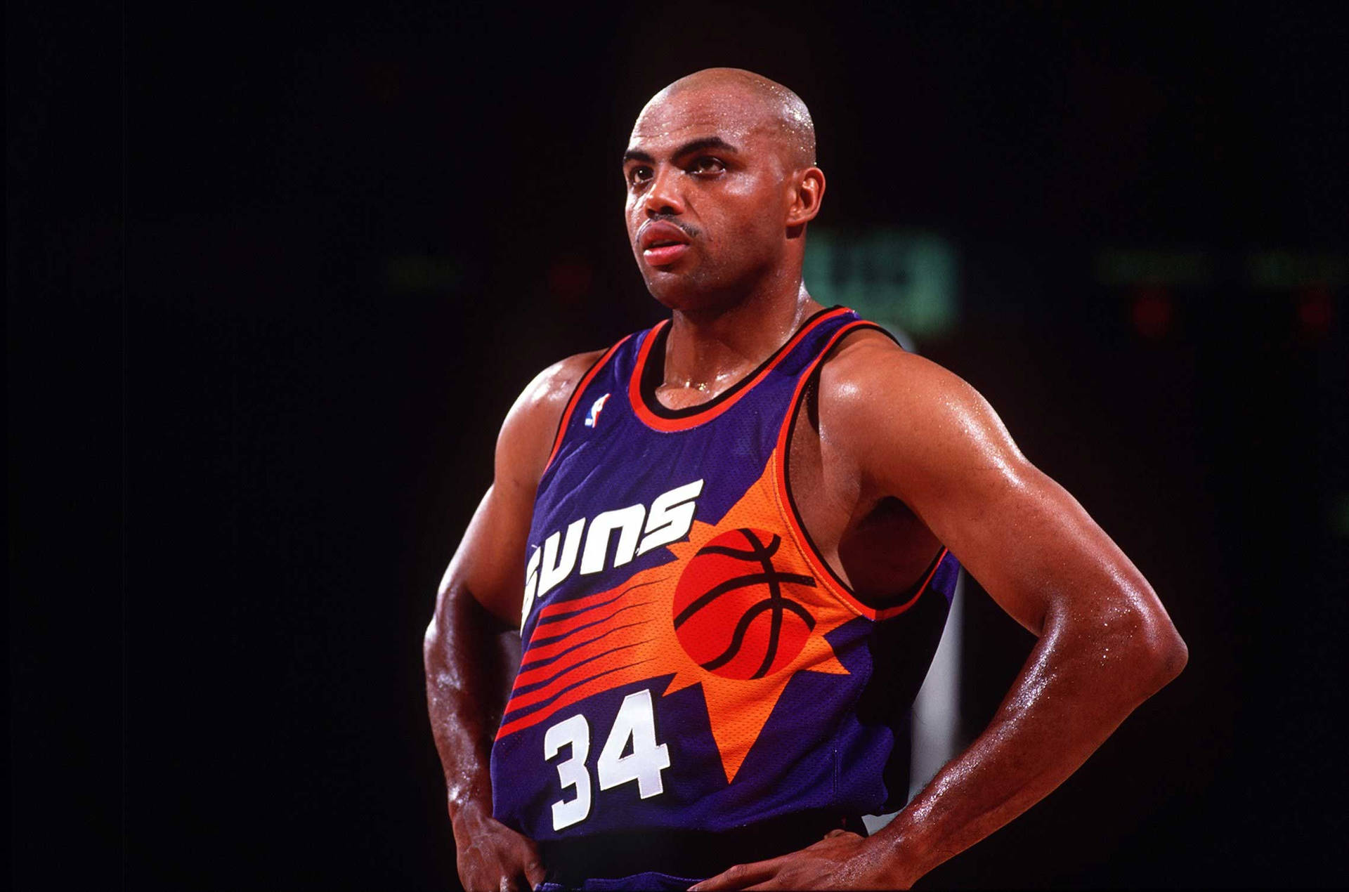 "Charles Barkley in Action at Phoenix Suns" Wallpaper
