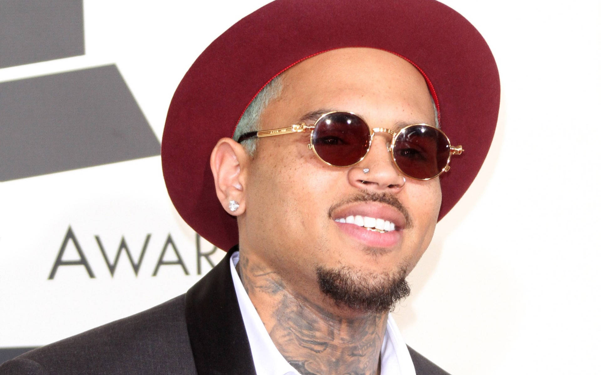 Chris Brown In Awards Event Wallpaper