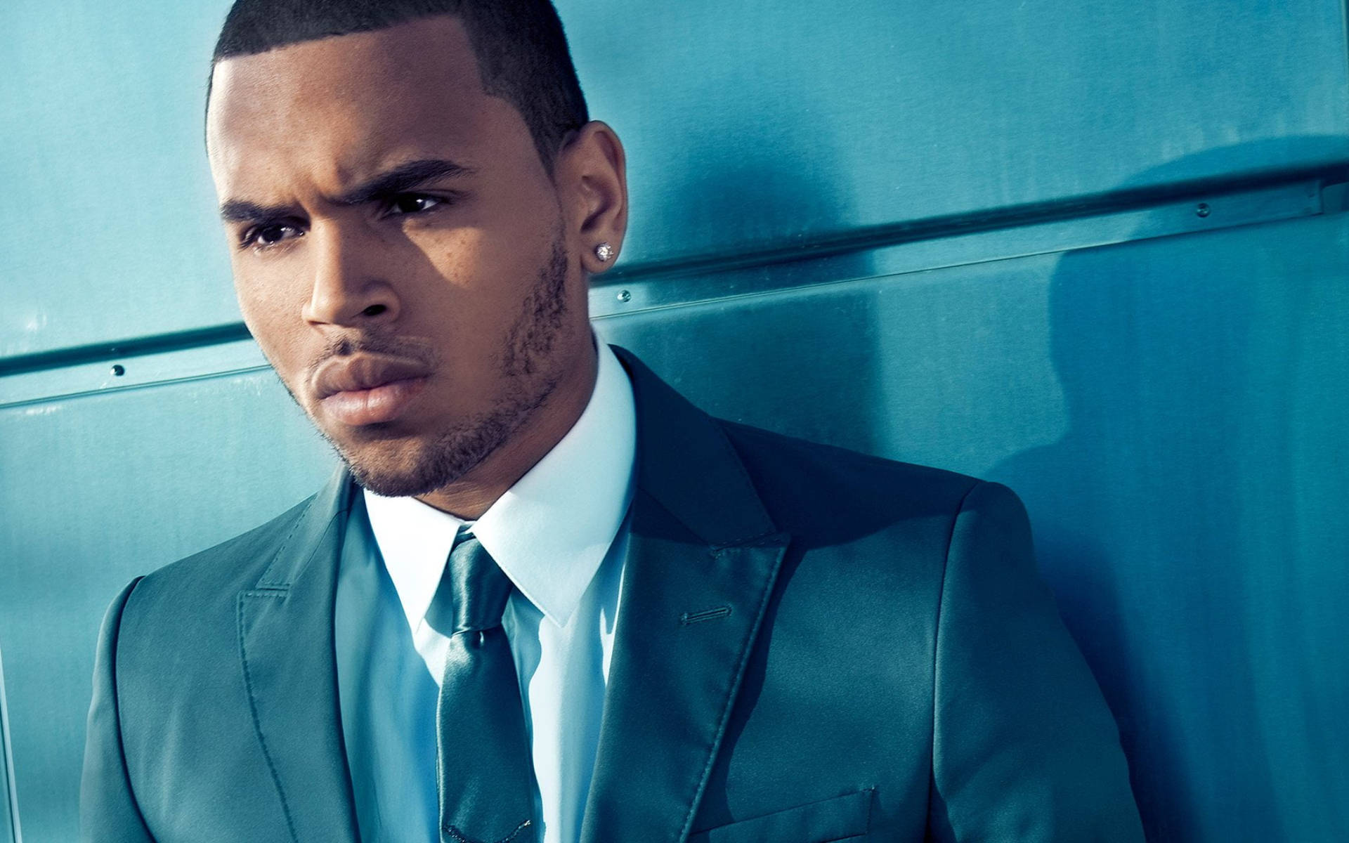 Chris Brown In Suit Wallpaper