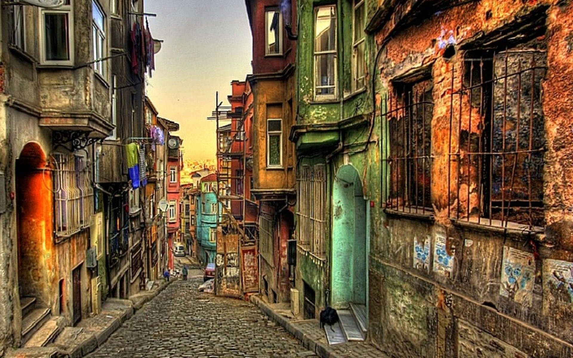 Color Pattern In Istanbul's Streets Wallpaper