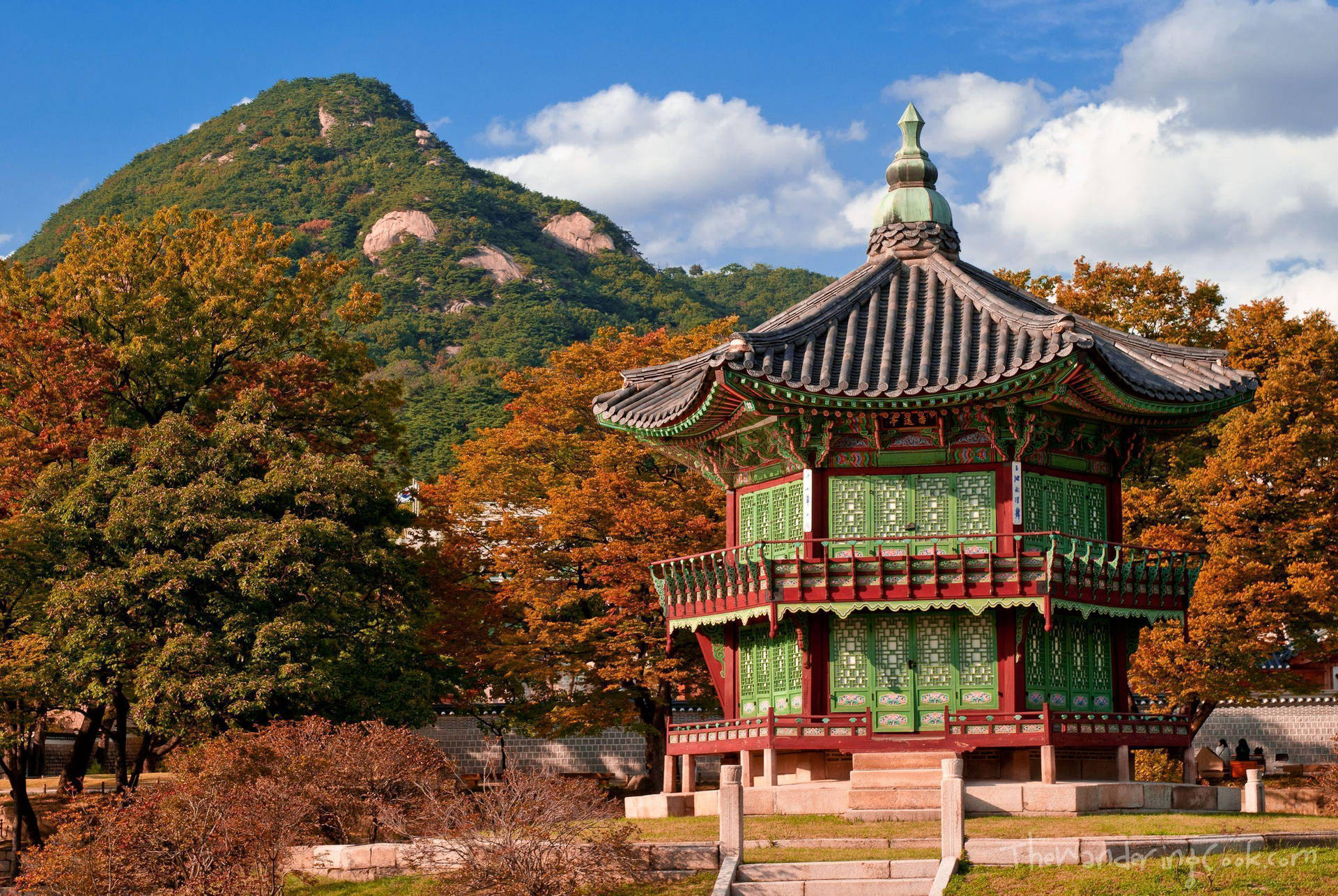 Daytime South Korea Palace Wallpaper