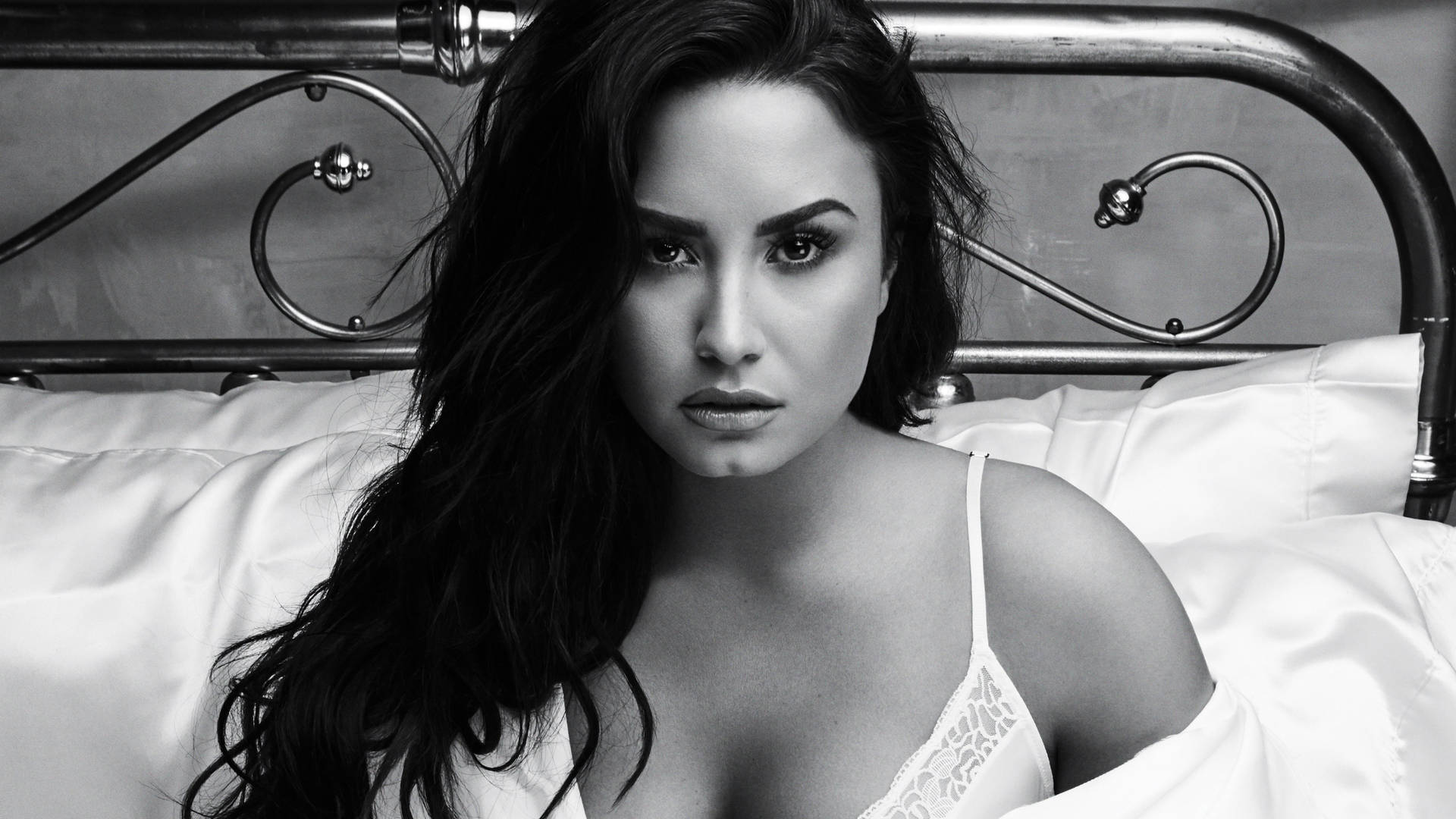 Demi Lovato Black And White Wallpaper