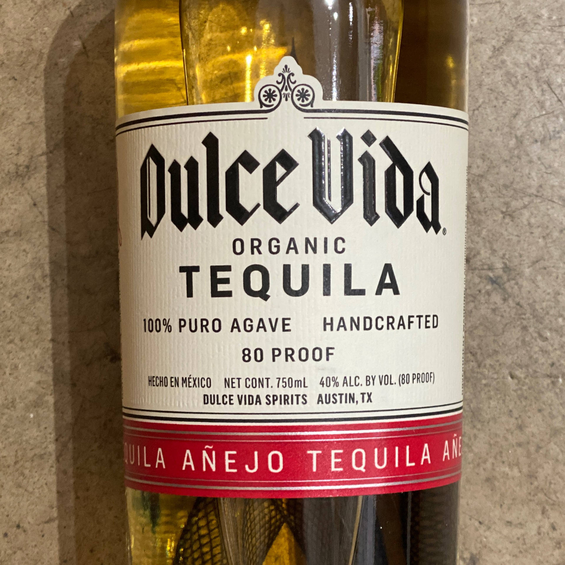 Enjoy the vibrant taste of Dulce Vida Organic Pure Tequila Wallpaper