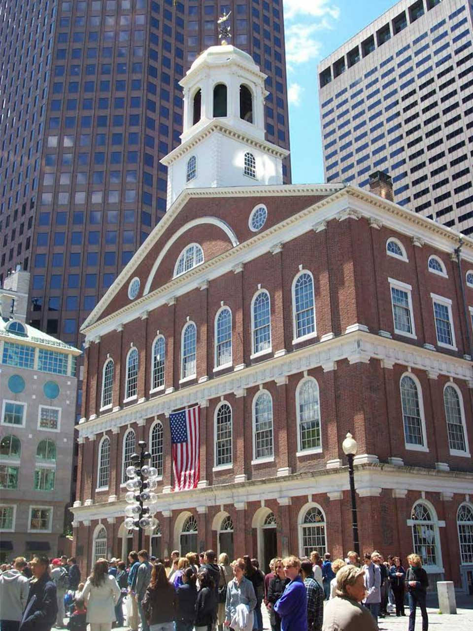 A Sunny Day at Faneuil Hall Wallpaper