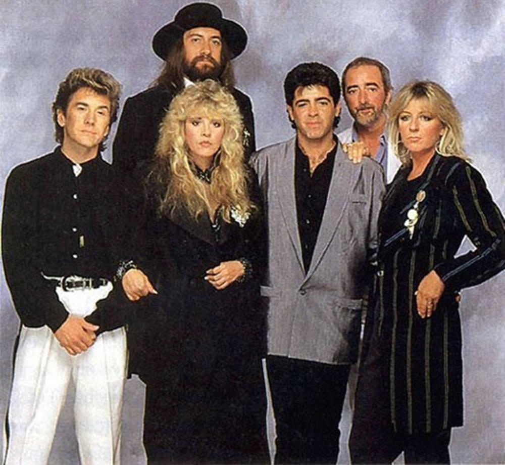Iconic Rock Band Fleetwood Mac Posing Together Wallpaper