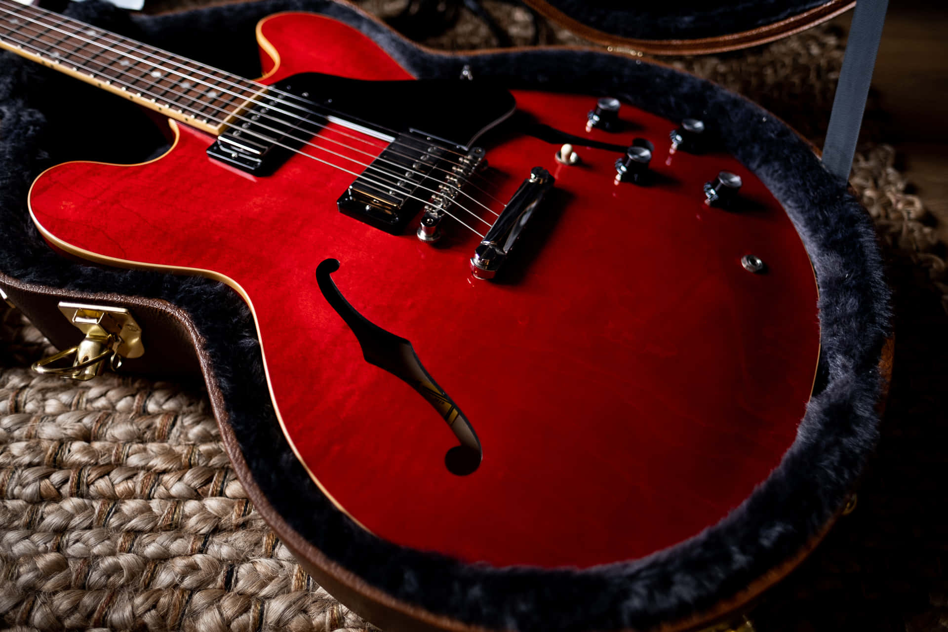 Close-Up Of Gibson 335 Wallpaper