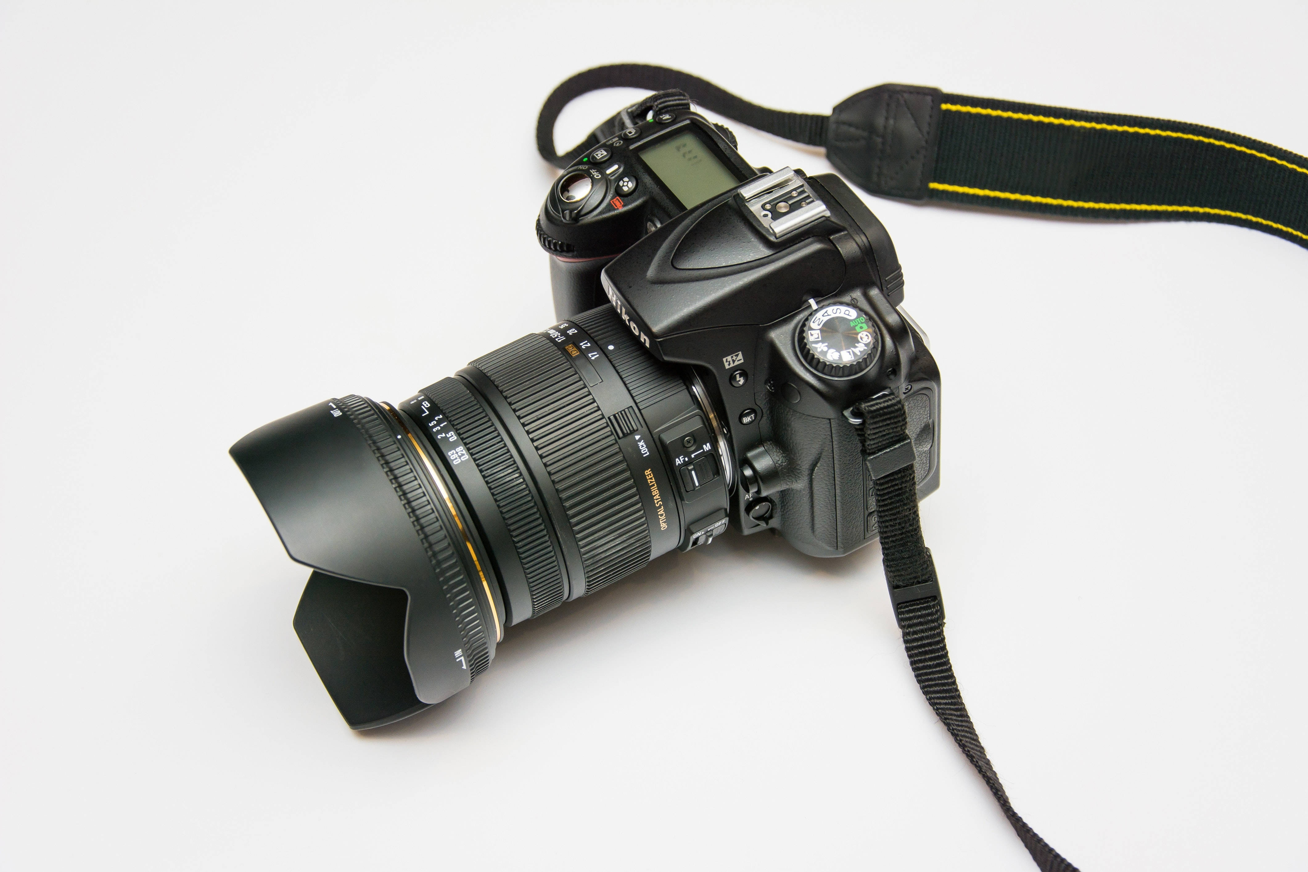 High-Resolution Nikon DSLR Image Wallpaper