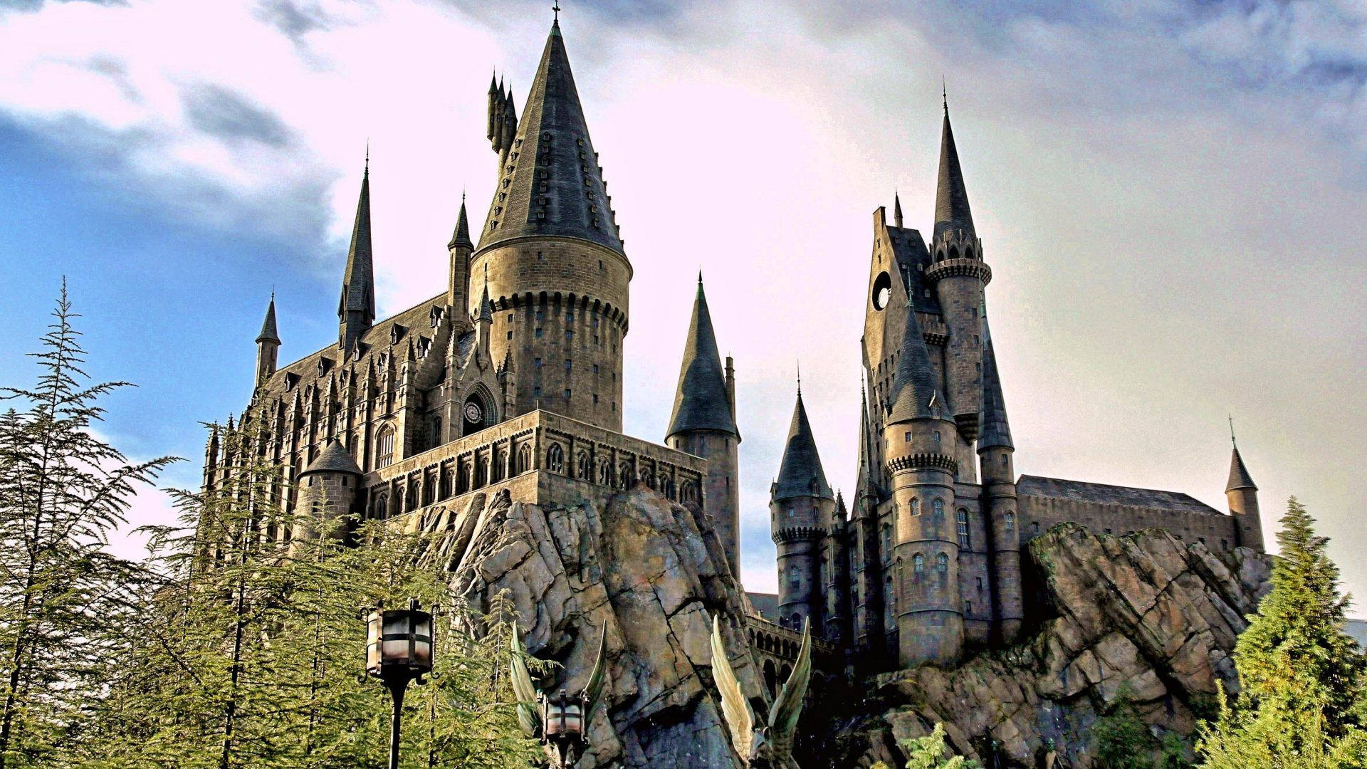 "Welcome to Hogwarts Castle!" Wallpaper