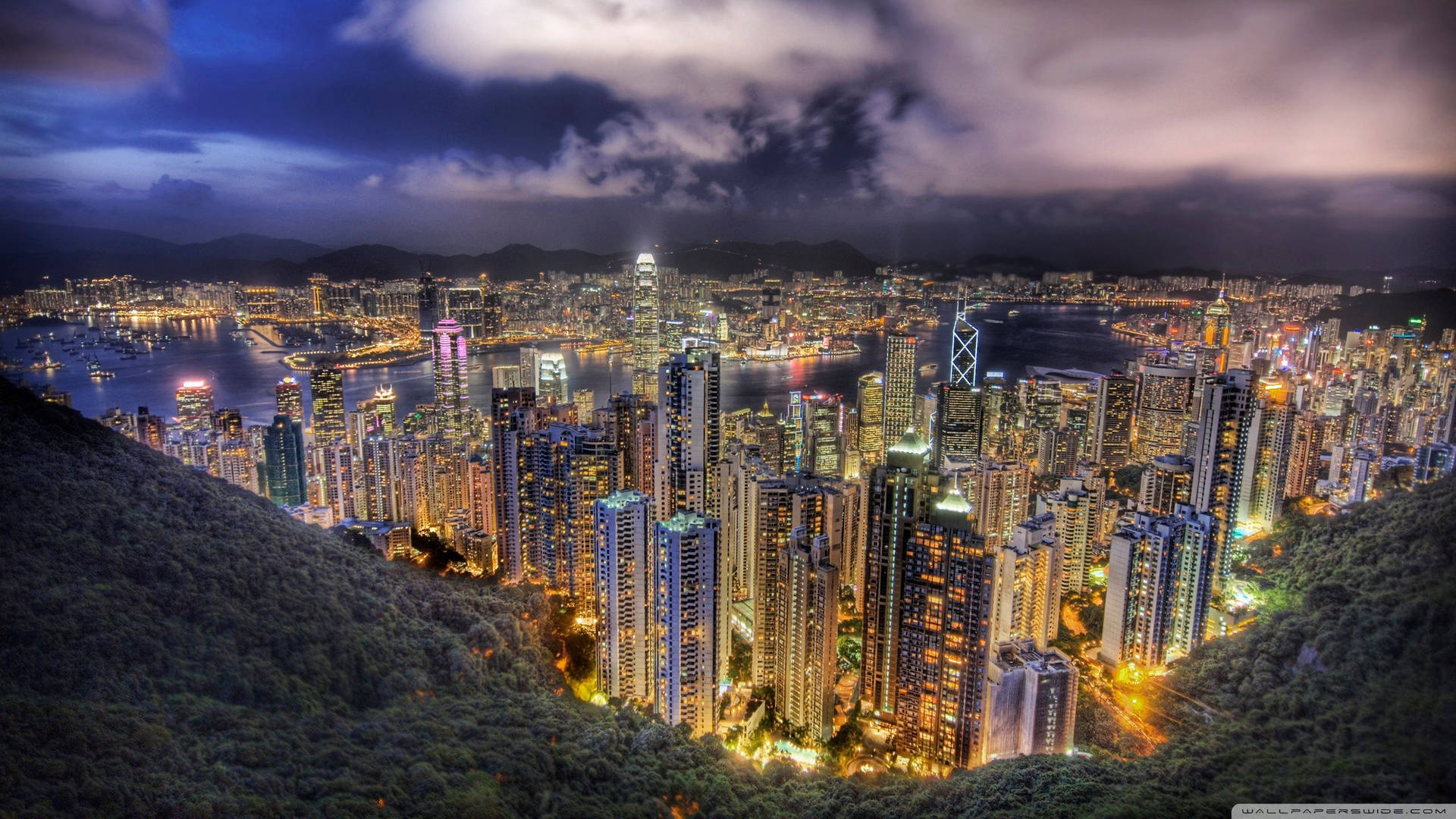 "Striking Hong Kong Cityscape" Wallpaper