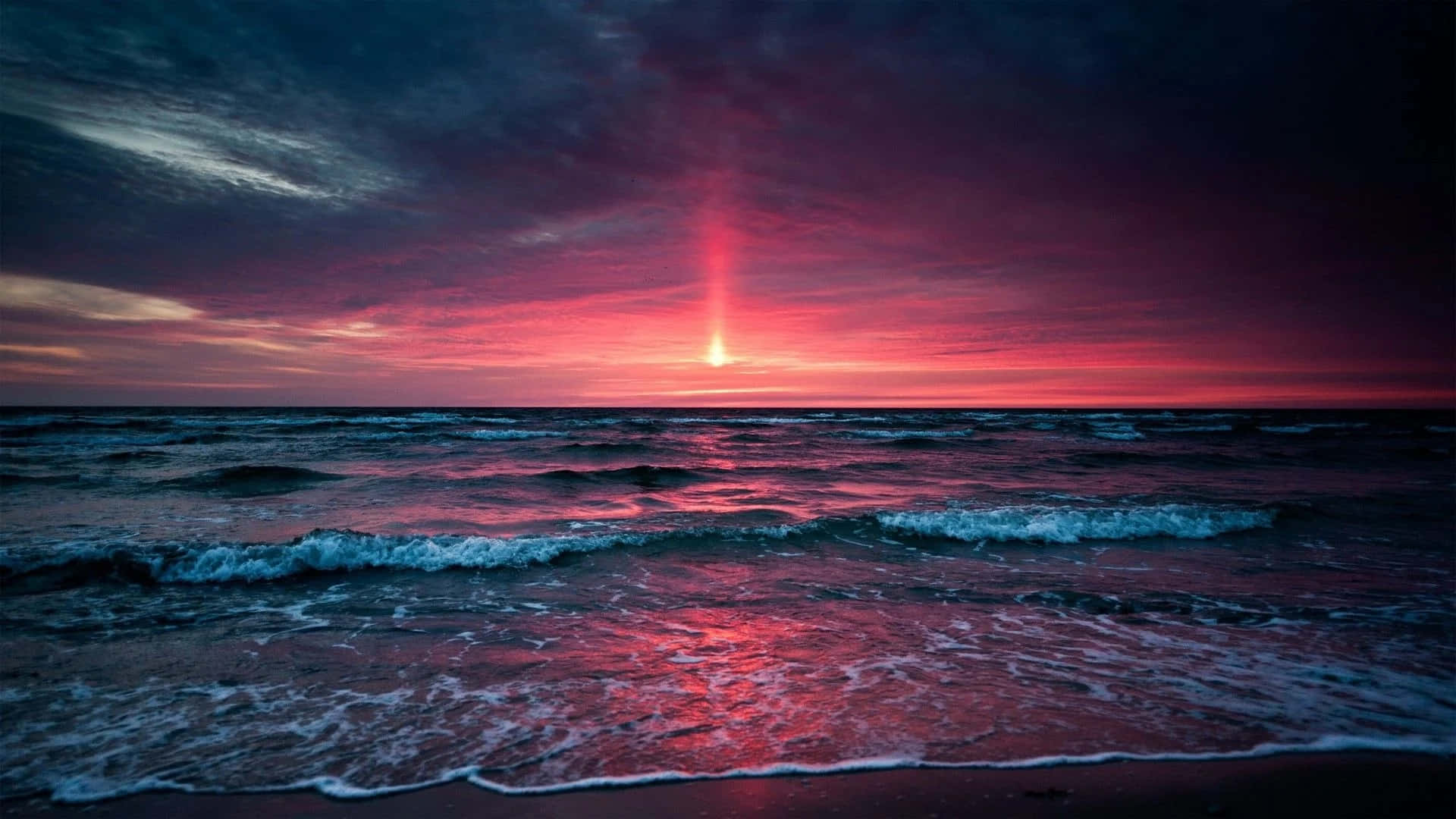 Enchanting Horizon Skyline at Sunset