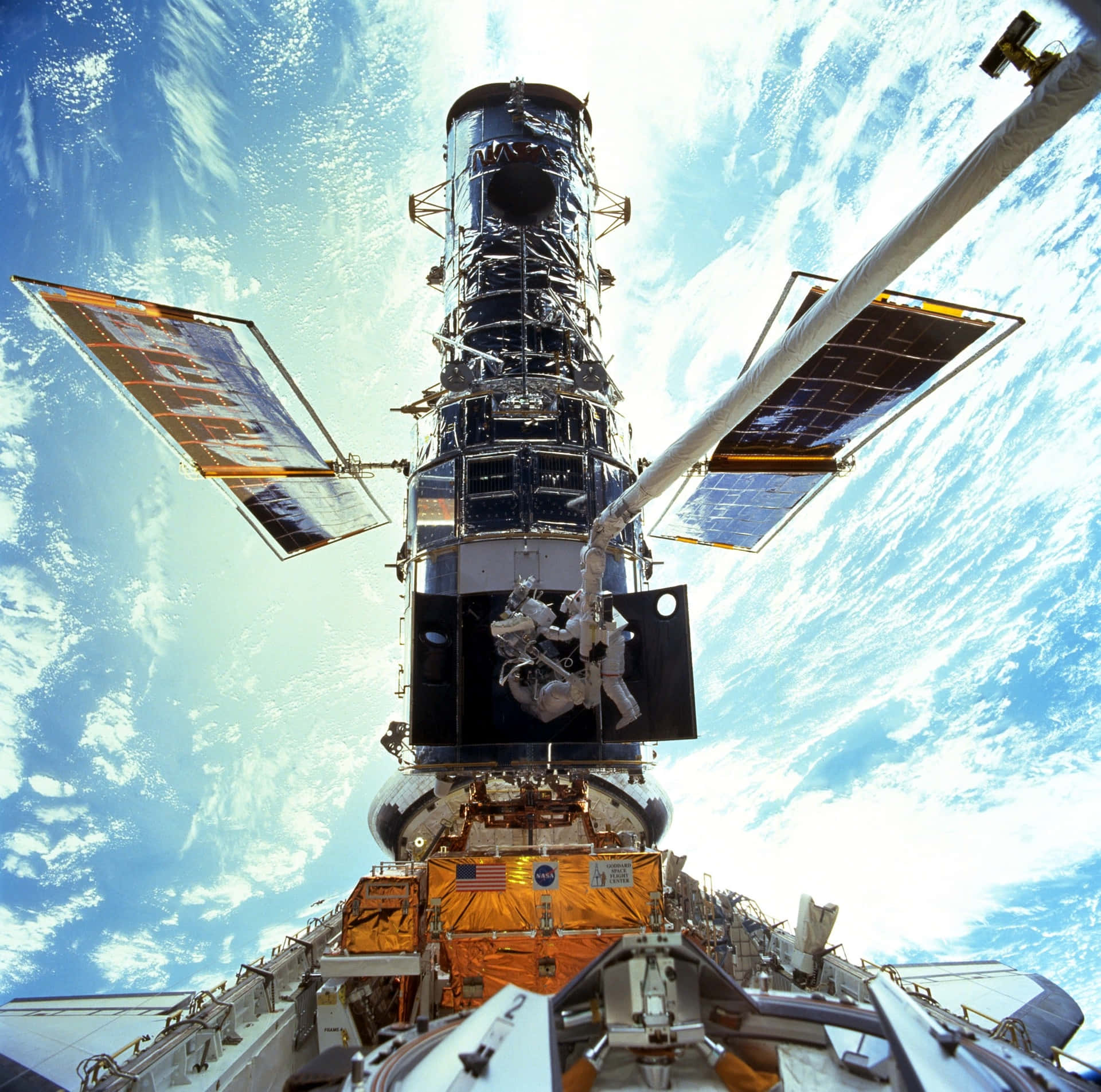 Hubble Pictures Docked Repair Maintenance