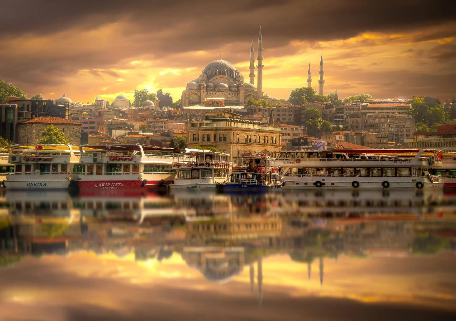Istanbul And Its Ethereal Beauty Wallpaper
