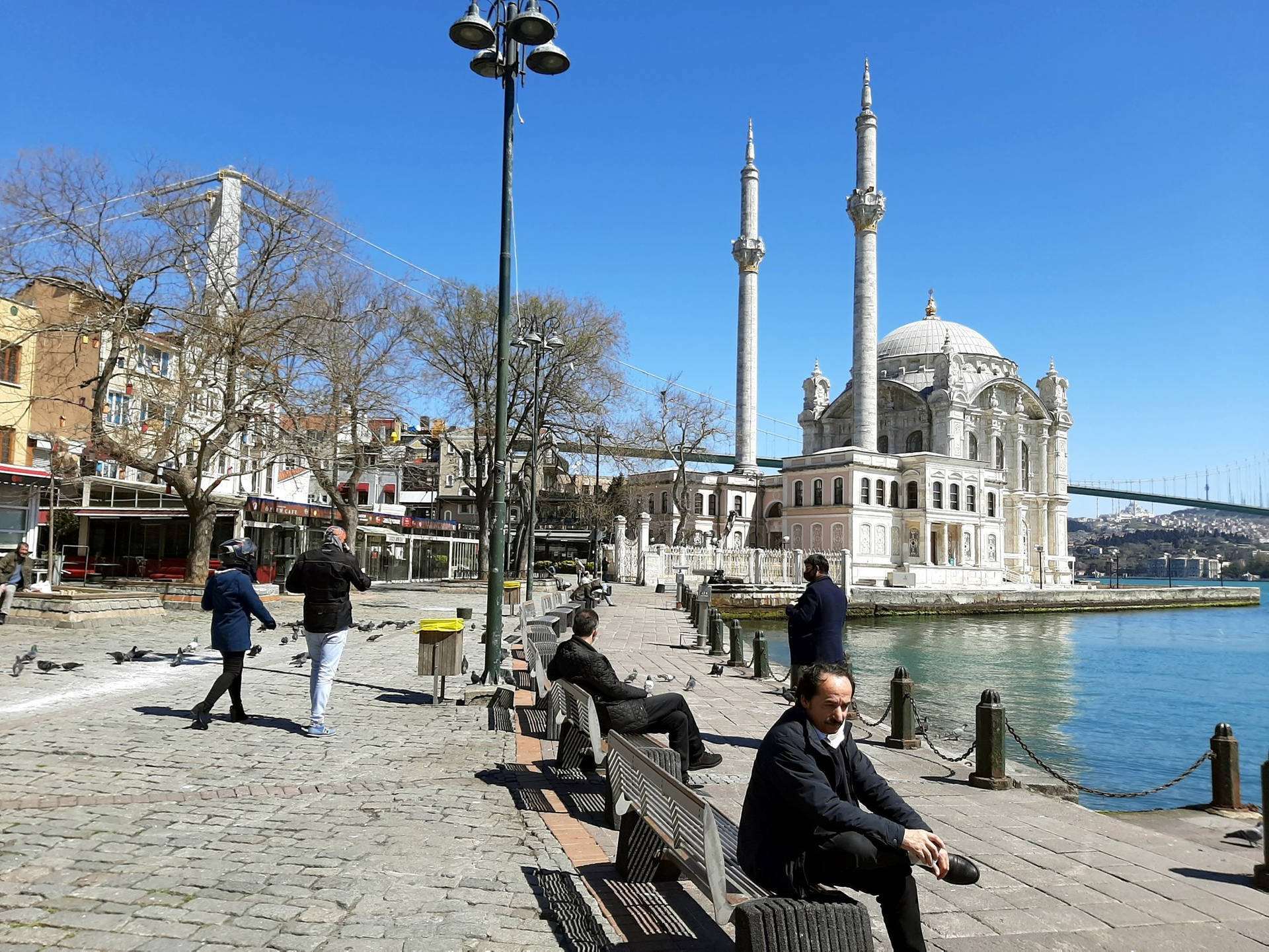 "Sweeping View of Istanbul's Coastline Featuring Büyük Mecidiye Mosque" Wallpaper
