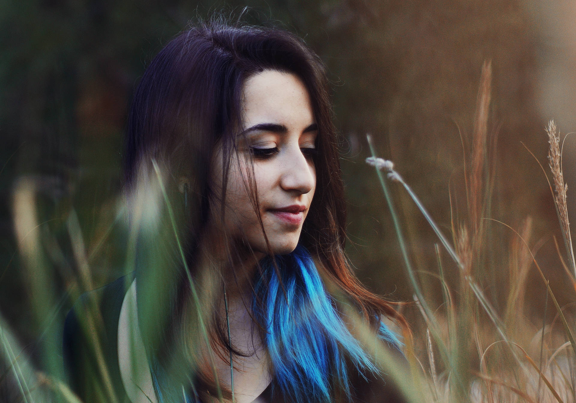 Italian Girl With Blue Hair Streak Wallpaper