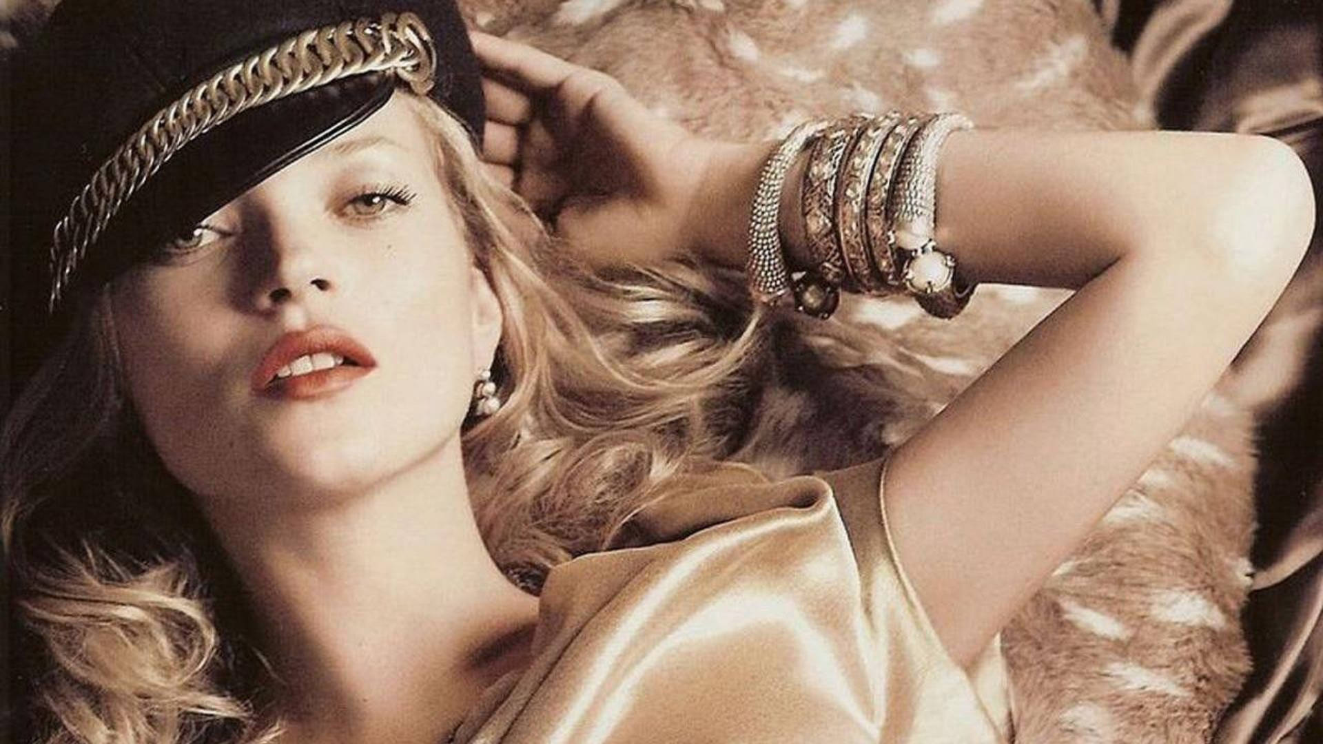 Kate Moss Old Photoshoot Wallpaper