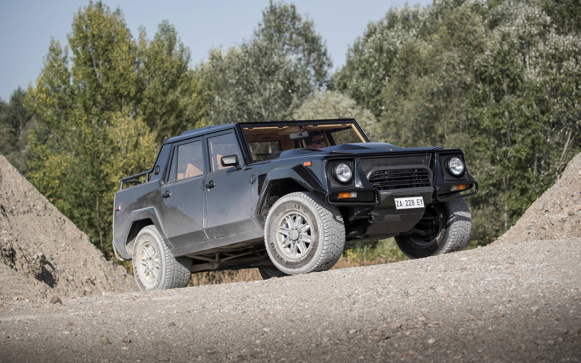 Luxury Meets Performance – The Majestic Lambo Truck LM002 Wallpaper
