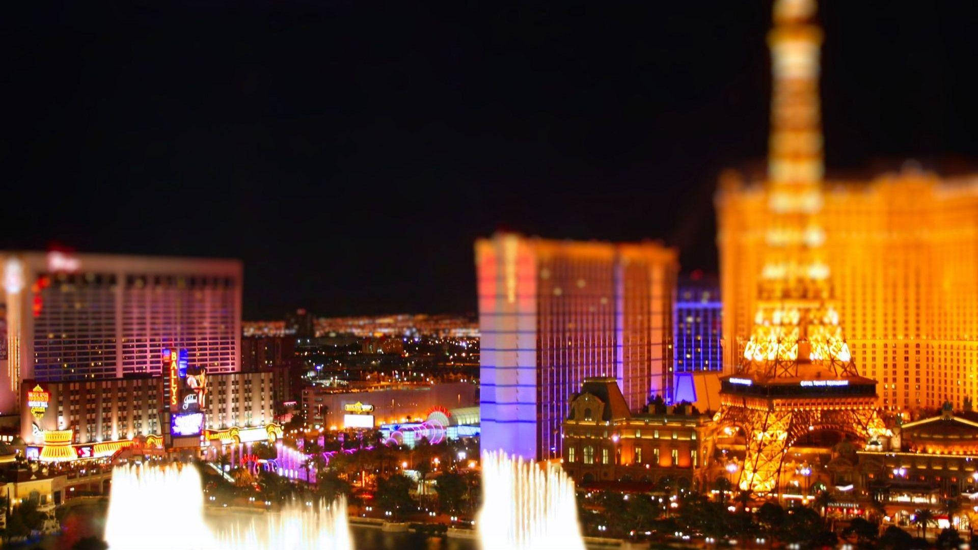 The Vibrant Nightlife of Las Vegas Strip Wallpaper