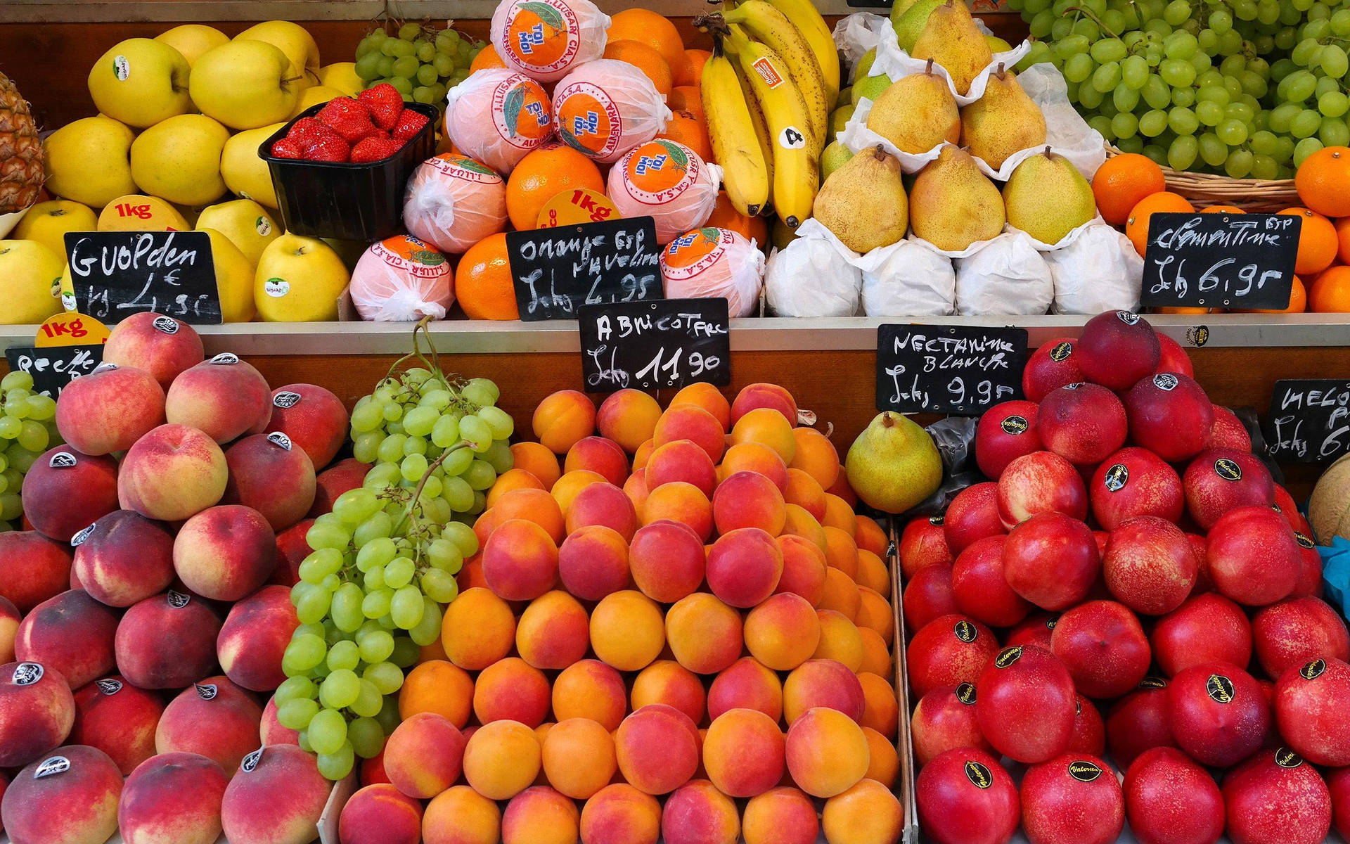 Market Colorful Fruits Wallpaper