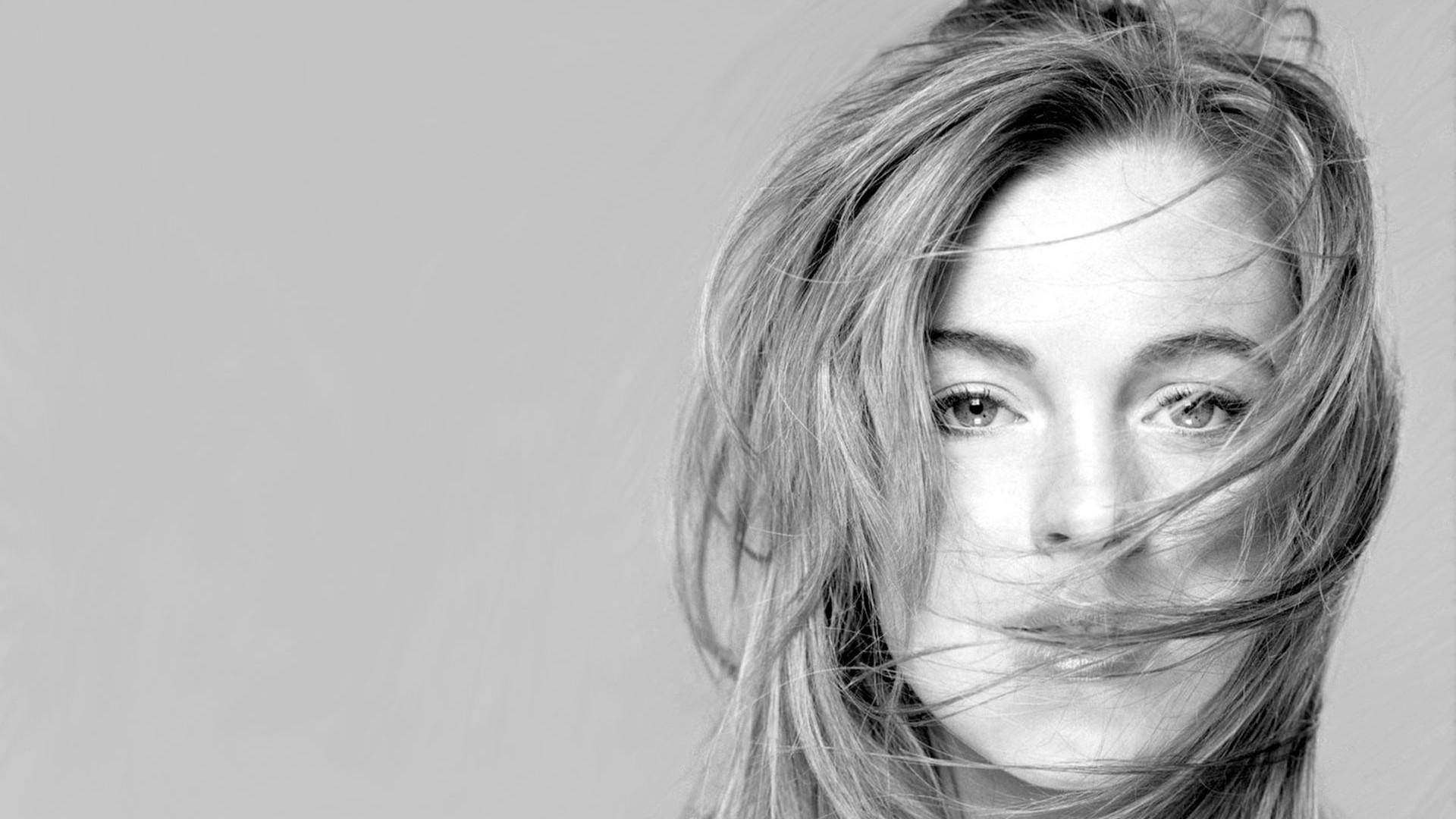 Monochromatic Lindsay Lohan Wallpaper
