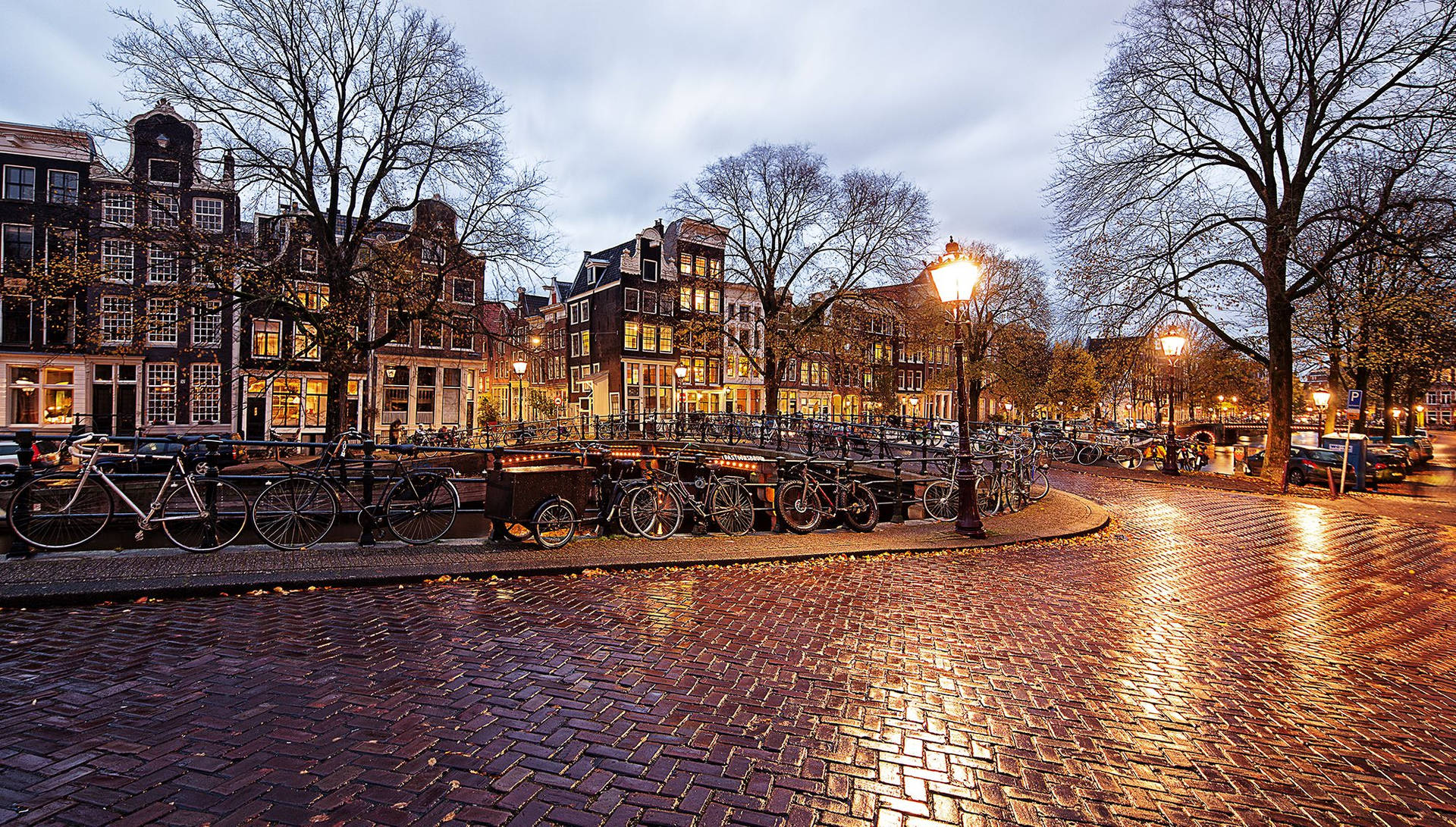 Traditional Dutch Streets in Amsterdam, Netherlands Wallpaper