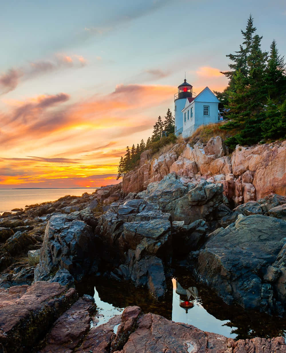 Lighthouse Scenery New England Summer Wallpaper