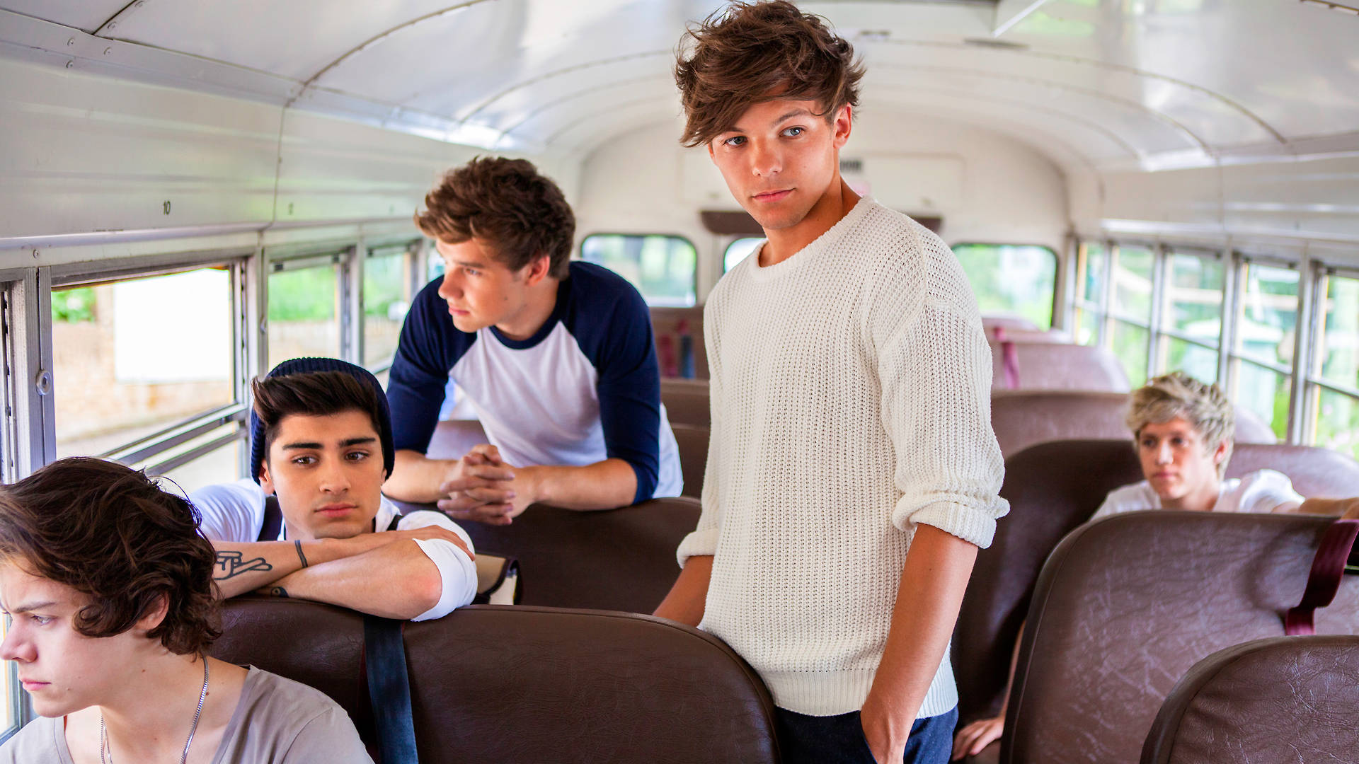 "One Direction enjoying a much-deserved break on their tour bus!" Wallpaper