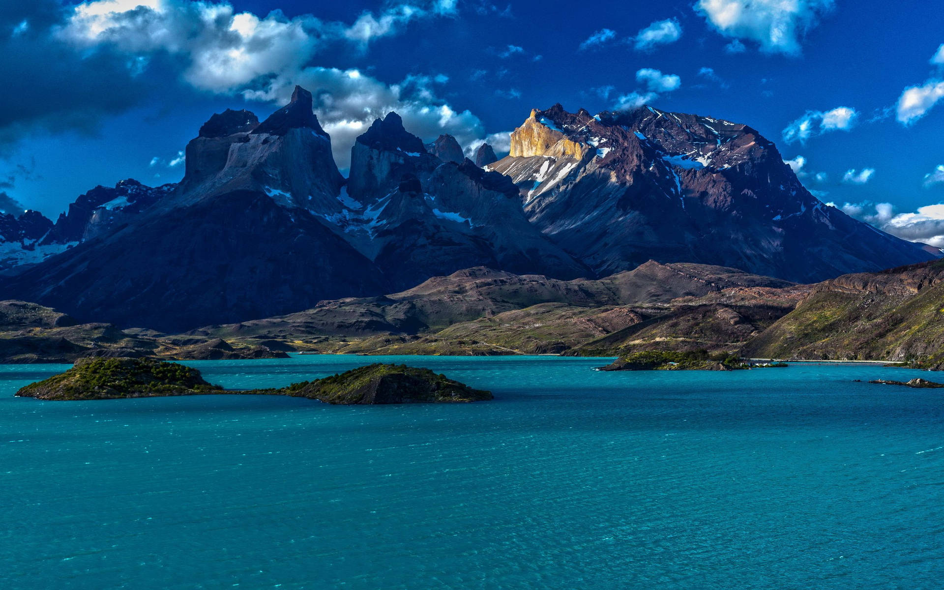 Patagonia Iconic Mountain Range Wallpaper
