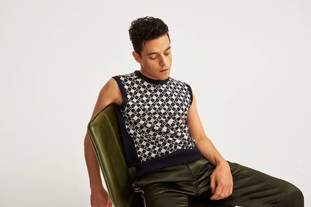 Rami Malek In Sleeveless Shirt Wallpaper