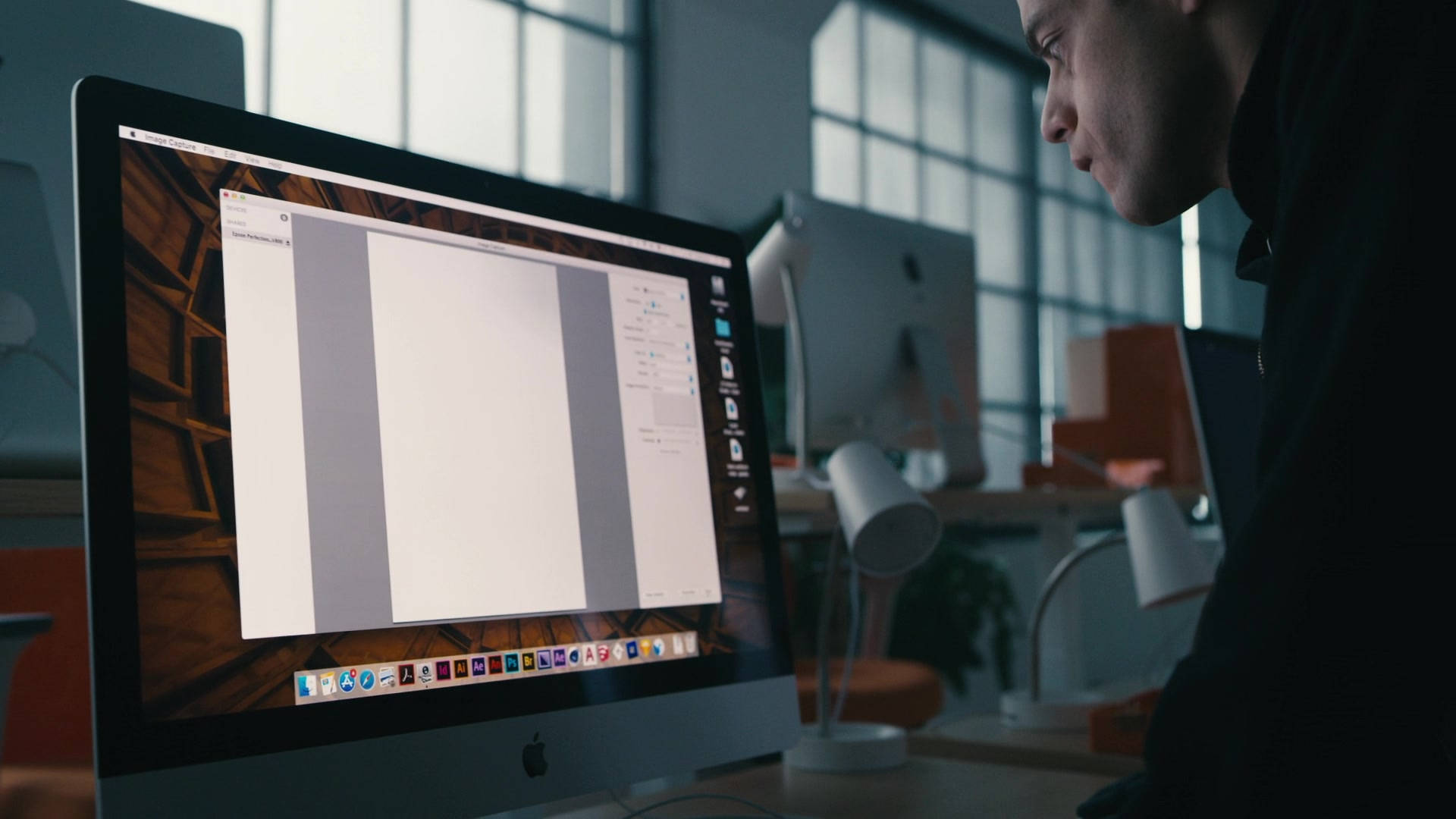 Rami Malek Utilizing His IMac Wallpaper