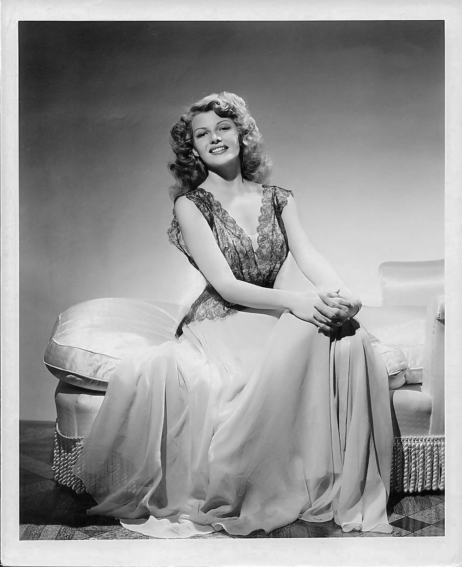 Rita Hayworth Flowy Dress Wallpaper