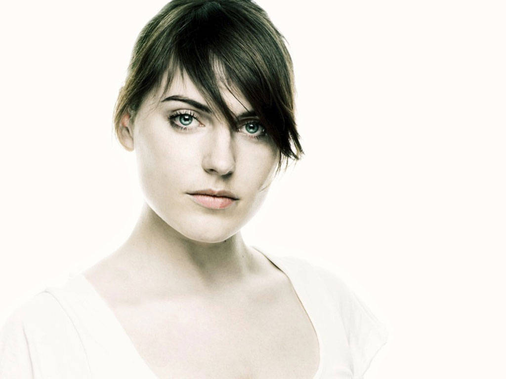 Sketched Portrait Of Star Antje Traue Wallpaper