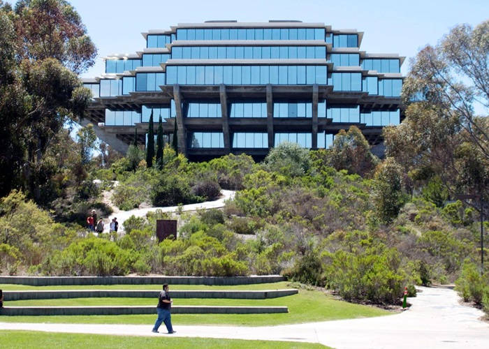 A Solitary Building at UCSD Wallpaper