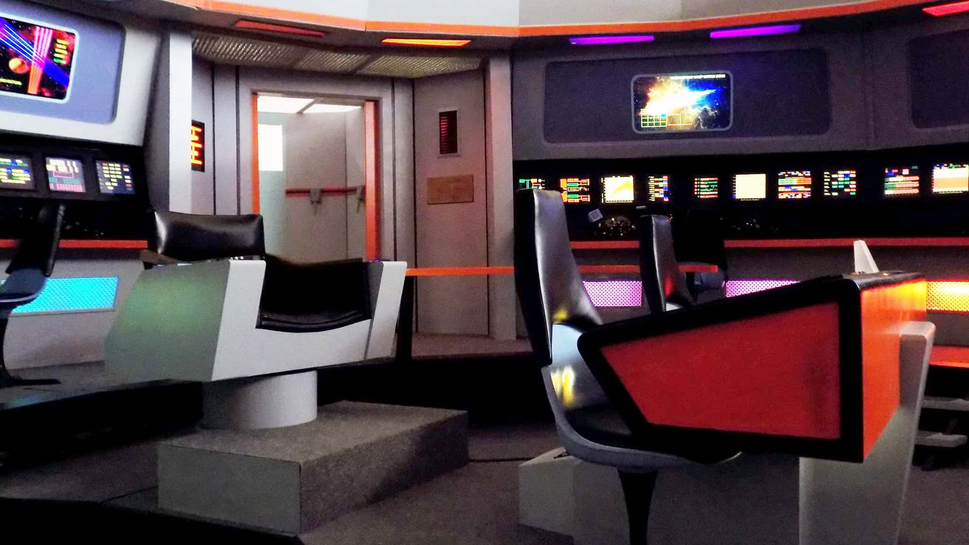 Retro Star Trek Enterprise Bridge Original Series Set Wallpaper