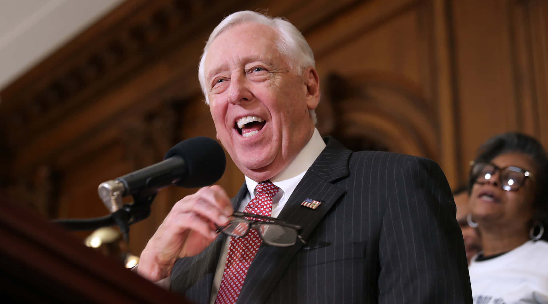 Steny Hoyer Holding His Glasses Thoughtfully Wallpaper