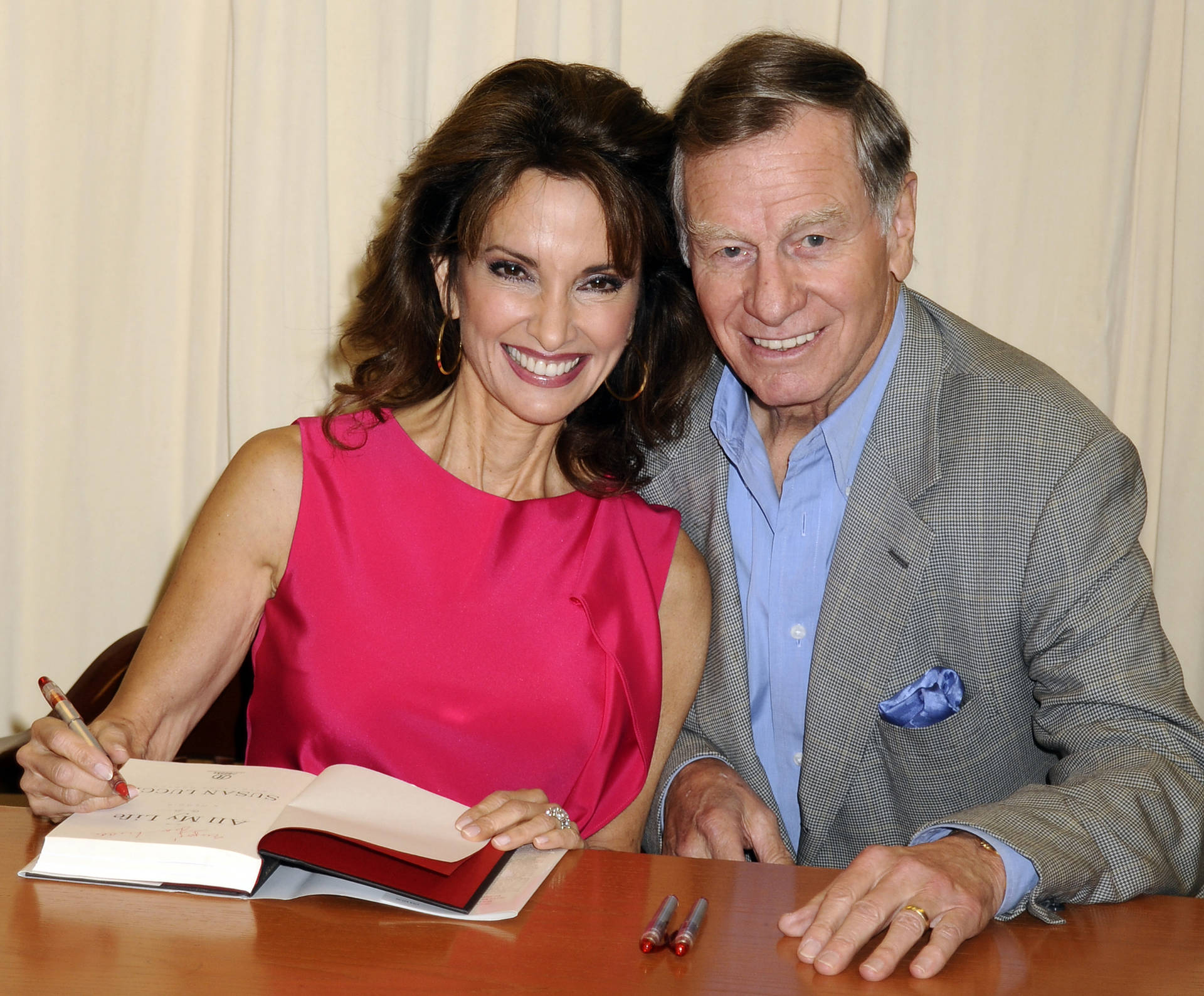 Susan Lucci And Helmut Huber Book Signing Wallpaper