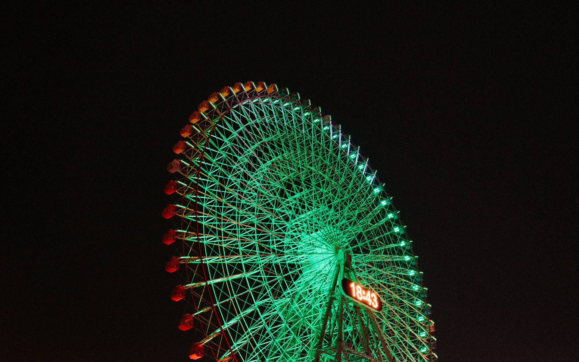 Yokohama Ferris Wheel Low-Angle Wallpaper